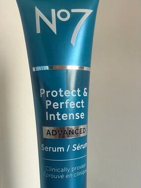 No. 7 Protect & Perfect Intense Advanced Serum